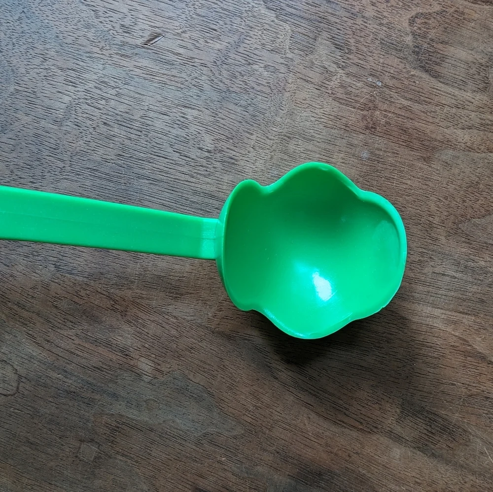 Last Chance! Tossing Toy for Dogs Green with Ergonomic Handle Outdoor Fun